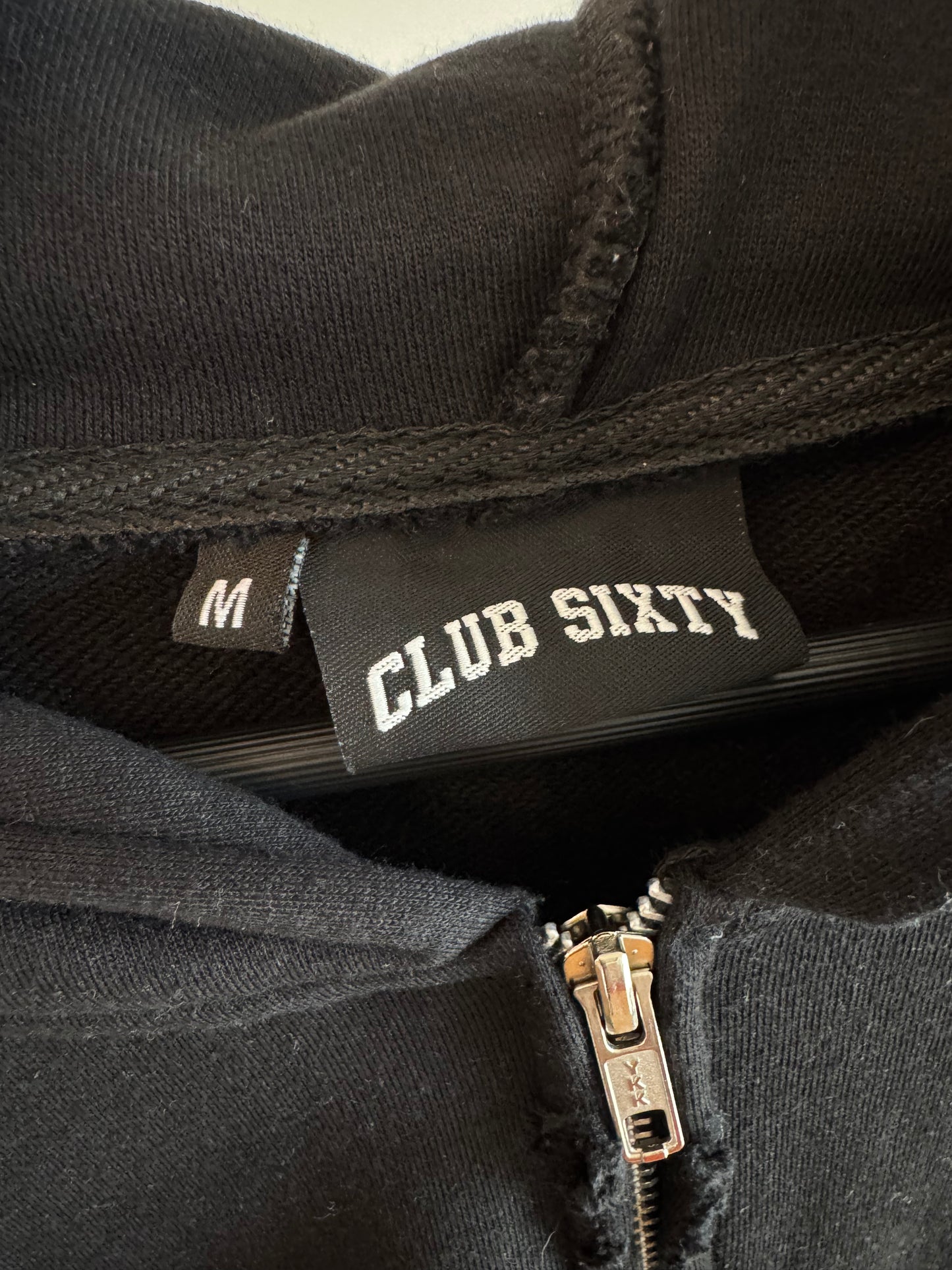 MEDIUM MEMBER BLACK ZIP-UP