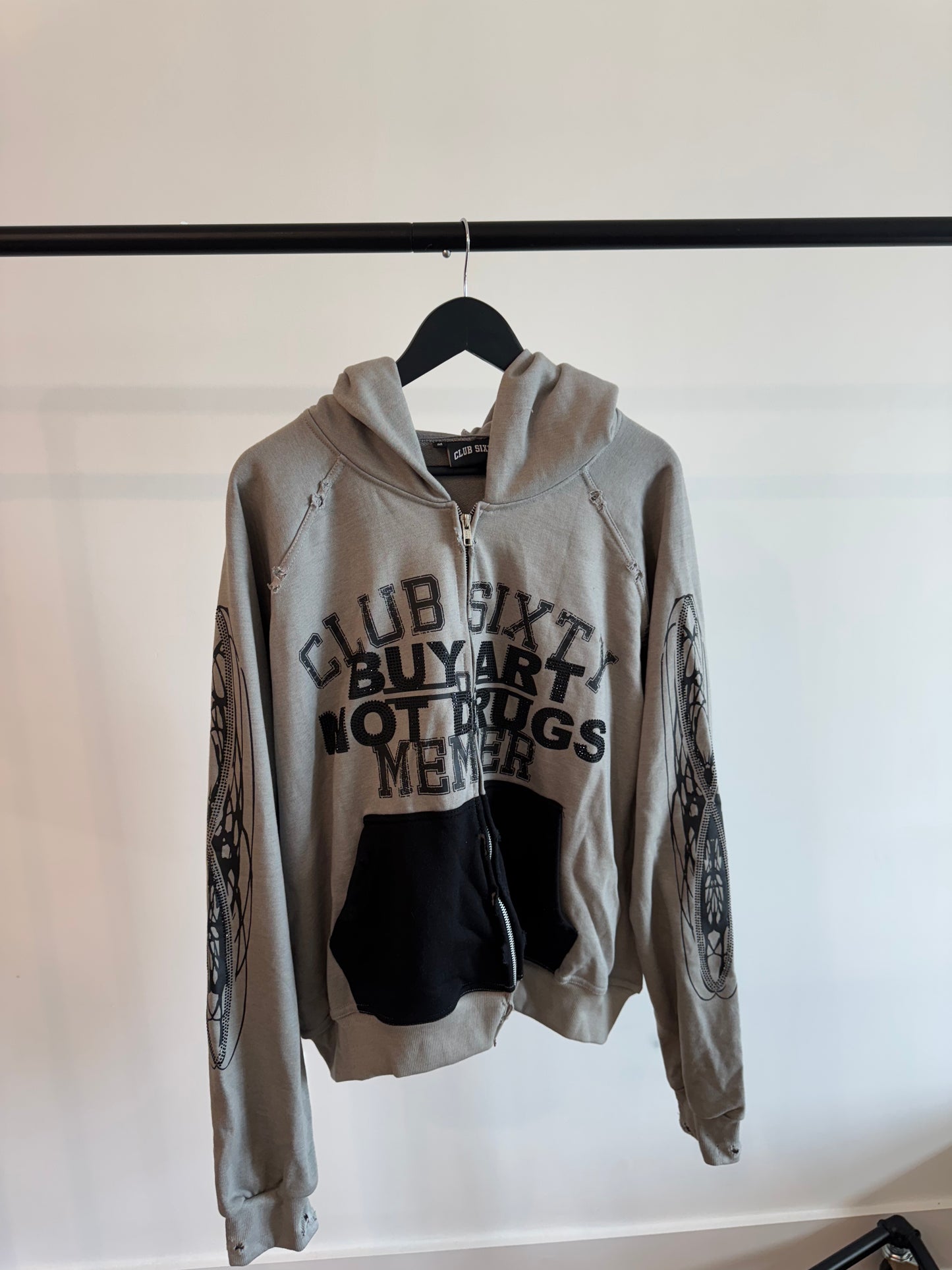 MEDIUM BUY ART NOT DRUGS ZIP-UP