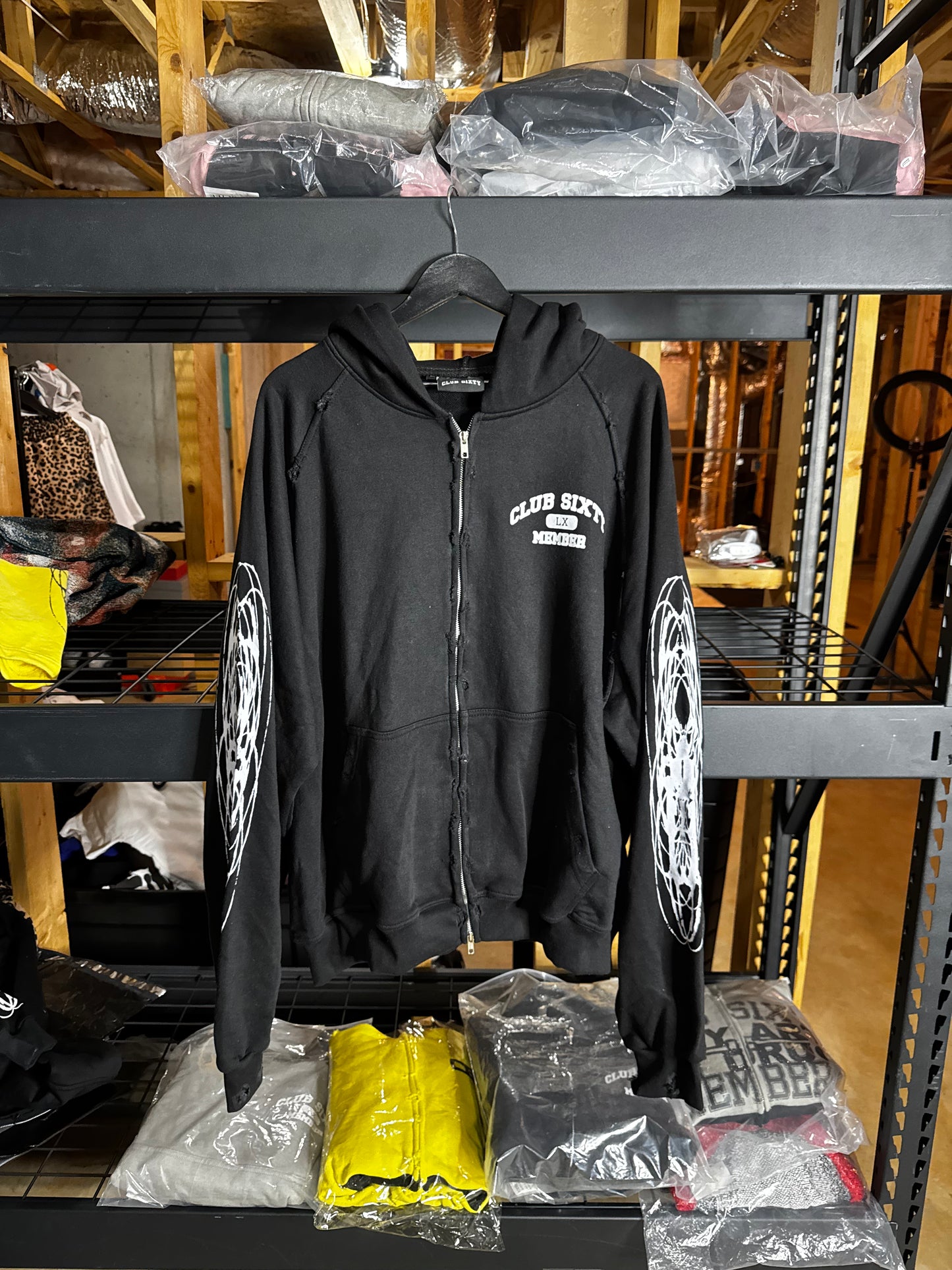 MEDIUM BLACKLIST MEMBER SALE ITEM